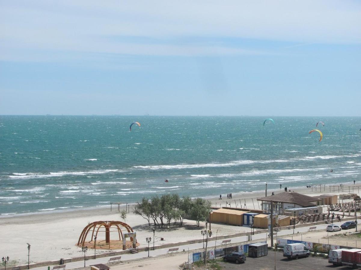 Apartamente Azzurro On The Beach Navodari Bagian luar foto