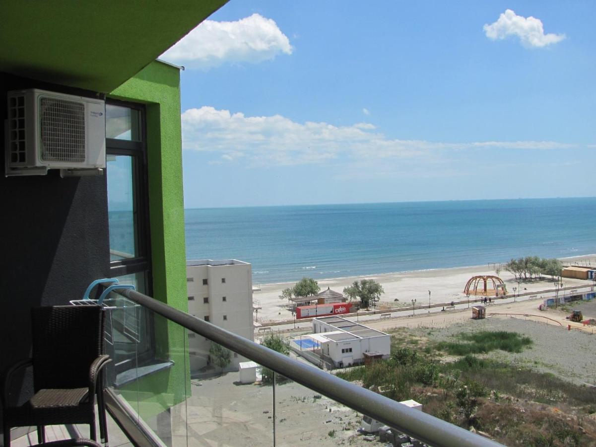 Apartamente Azzurro On The Beach Navodari Bagian luar foto