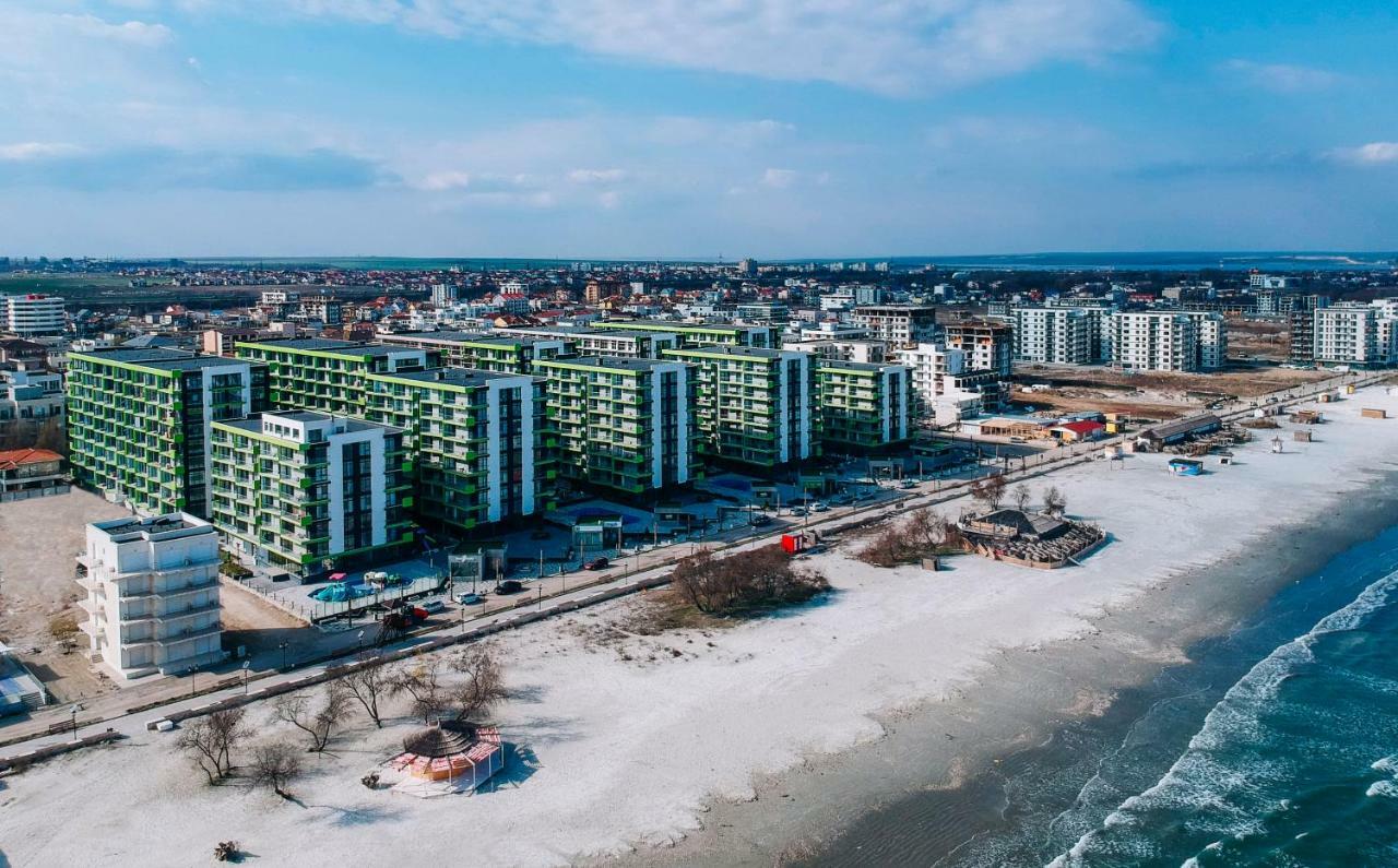 Apartamente Azzurro On The Beach Navodari Bagian luar foto