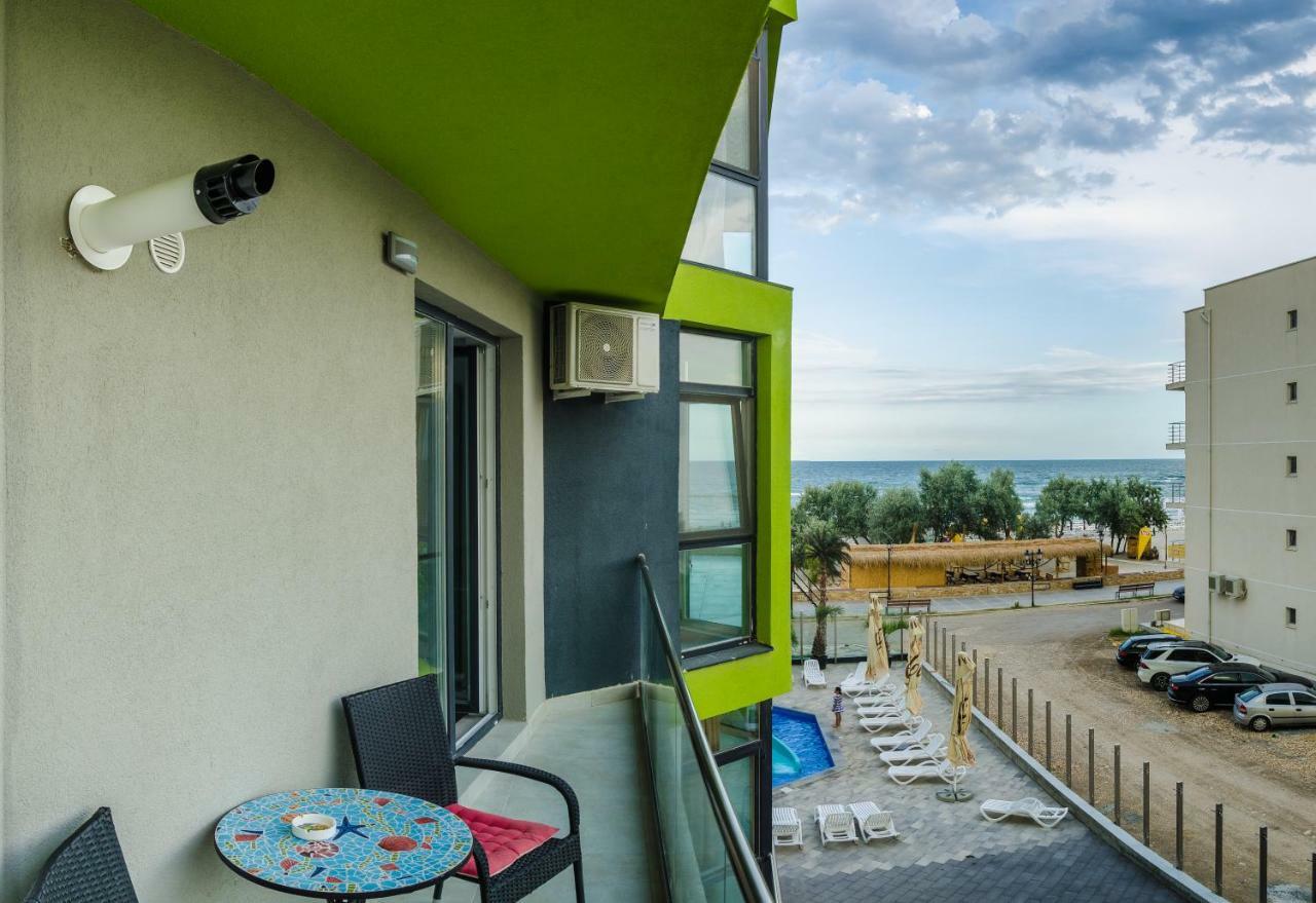 Apartamente Azzurro On The Beach Navodari Bagian luar foto